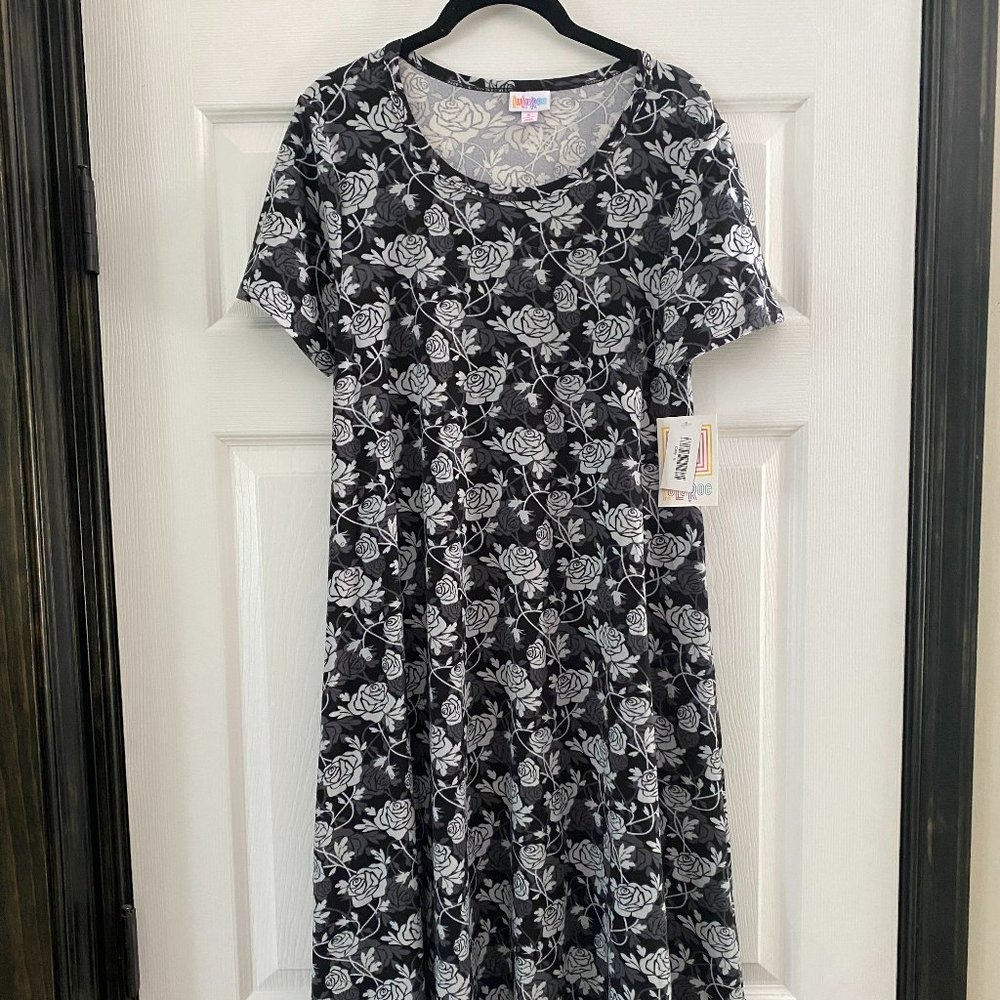 LulaRoe Carly Dress Roses S NWT